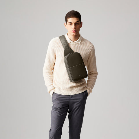 STUDIO MEDIUM CROSS SHOULDER SLING